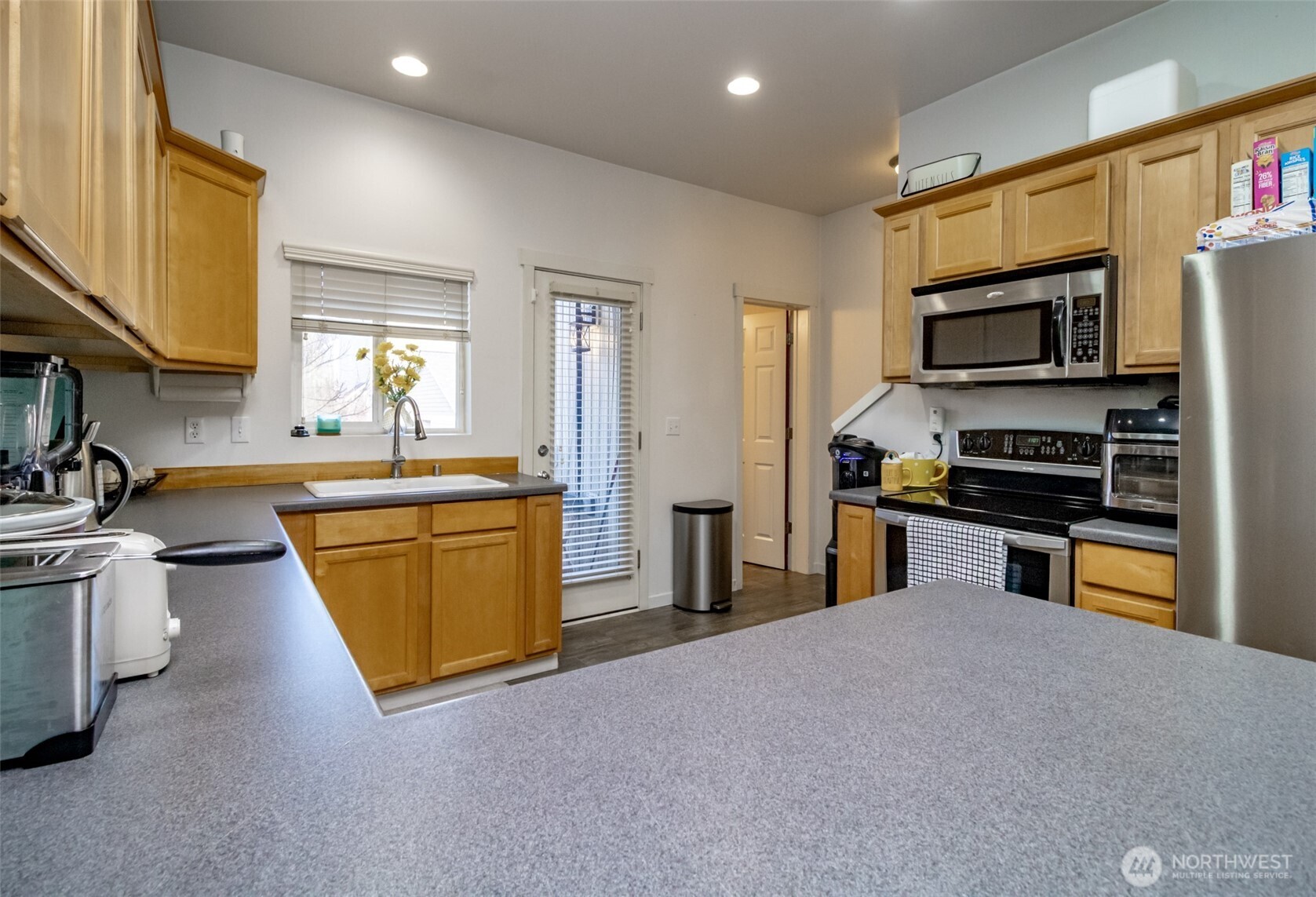 5305 Military RD E #A, Tacoma, WA 98446