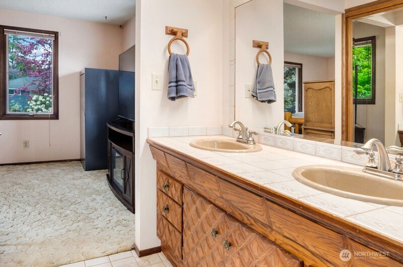 4919 Dogwood Drive , Everett, WA 98203