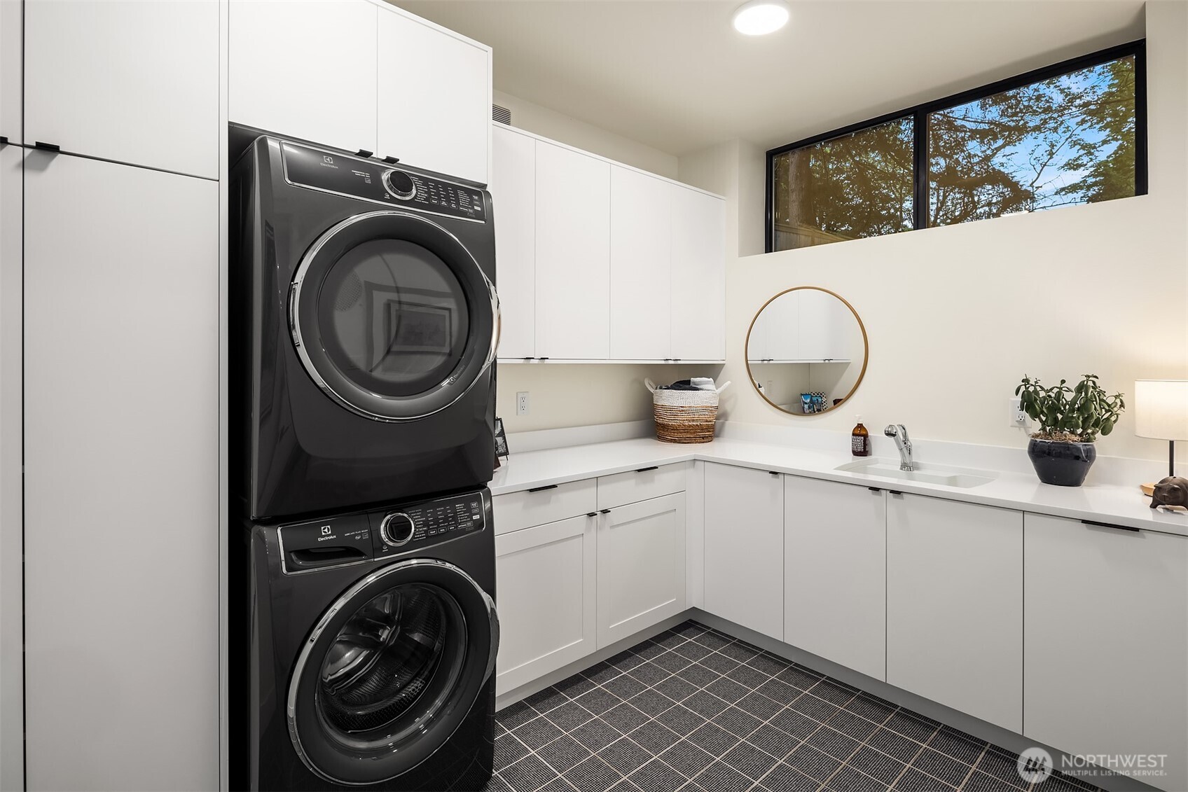 7826 115th Place NE, Kirkland, WA 98033