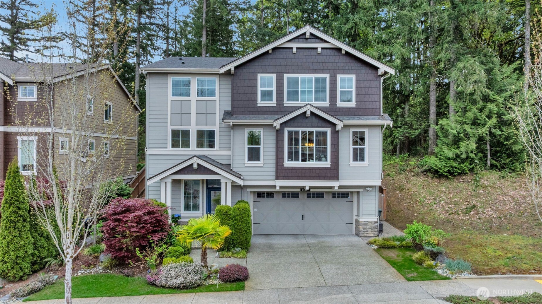 23331 SE 4th Place , Sammamish, WA 98074-7370
