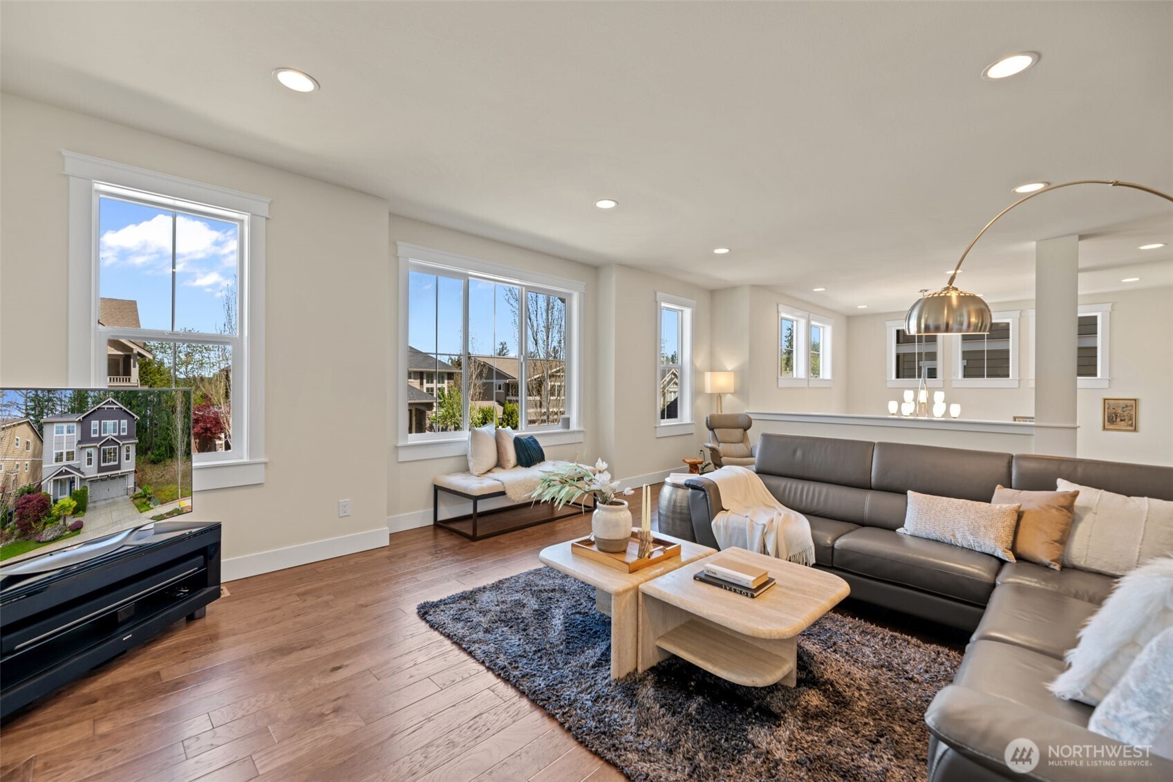 23331 SE 4th Place , Sammamish, WA 98074-7370