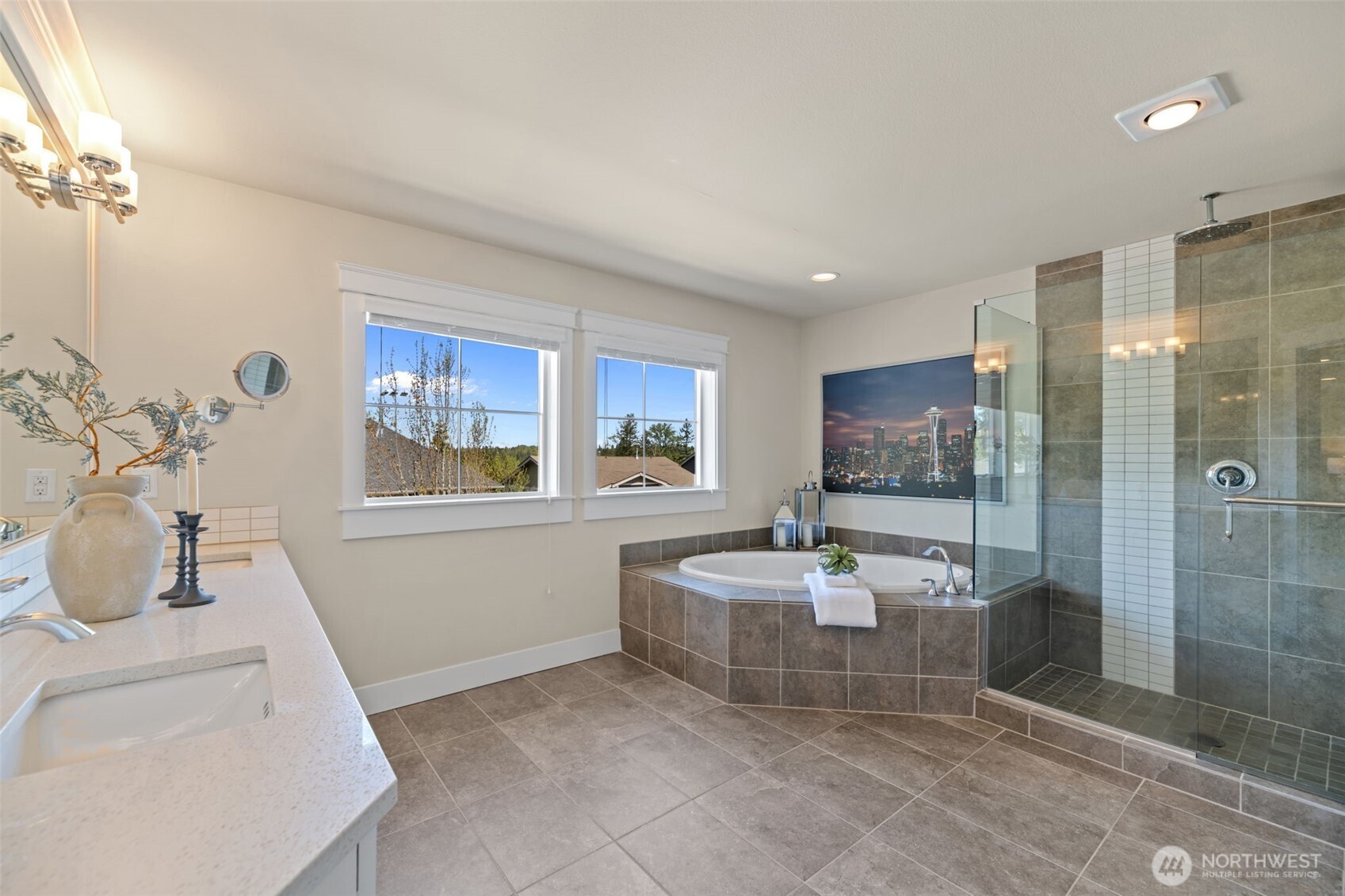 23331 SE 4th Place , Sammamish, WA 98074-7370