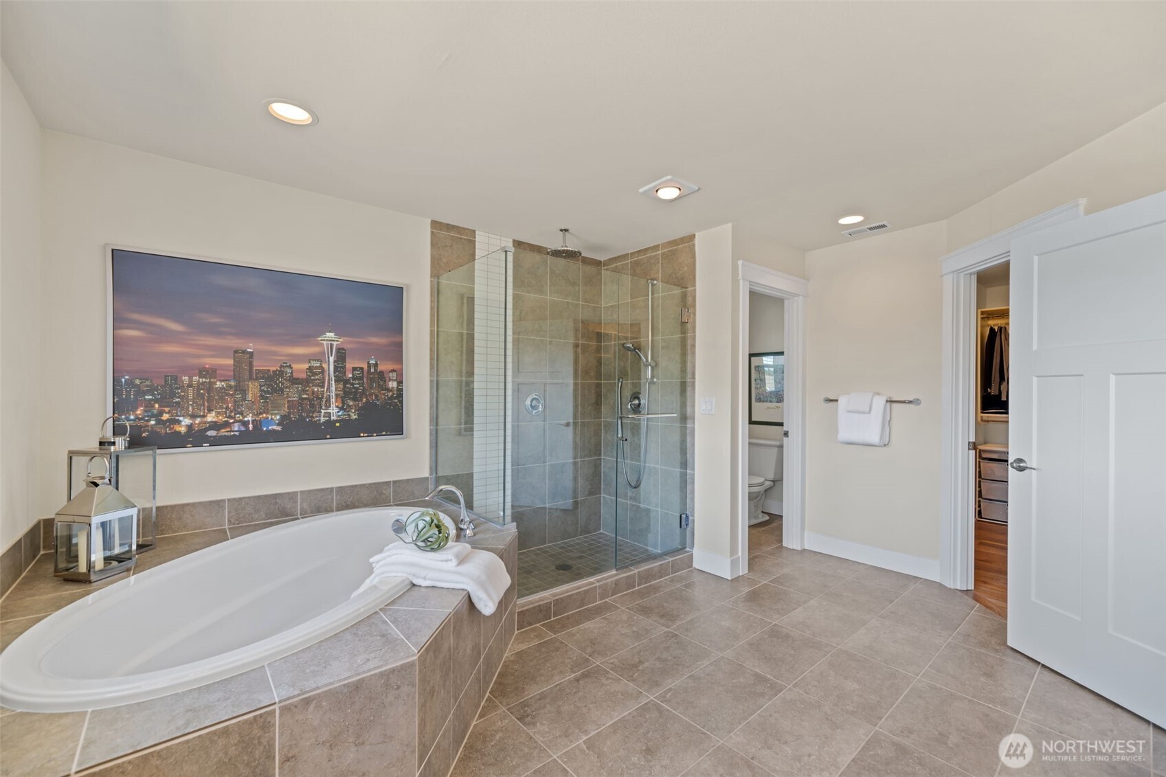 23331 SE 4th Place , Sammamish, WA 98074-7370