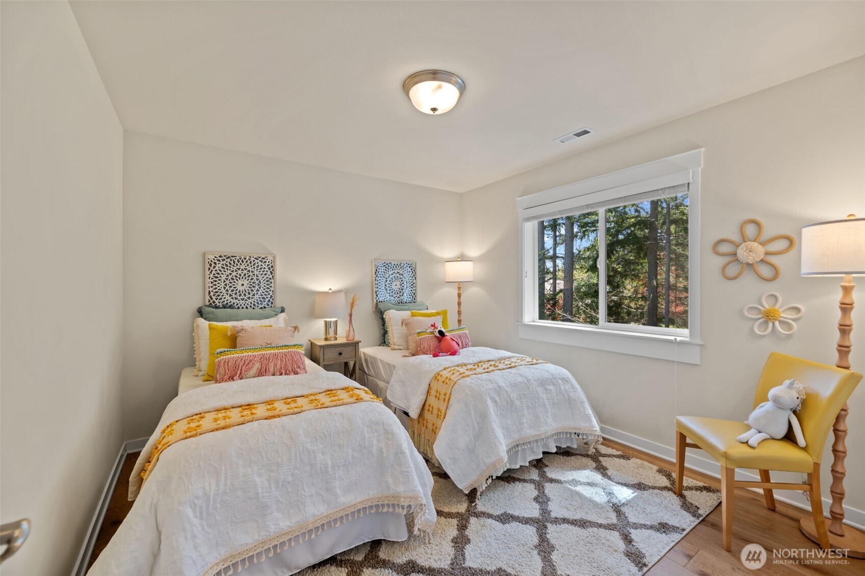 23331 SE 4th Place , Sammamish, WA 98074-7370