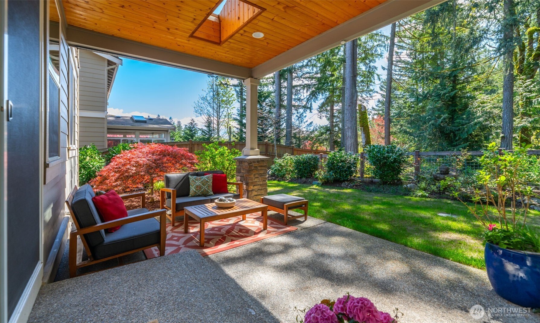 23331 SE 4th Place , Sammamish, WA 98074-7370