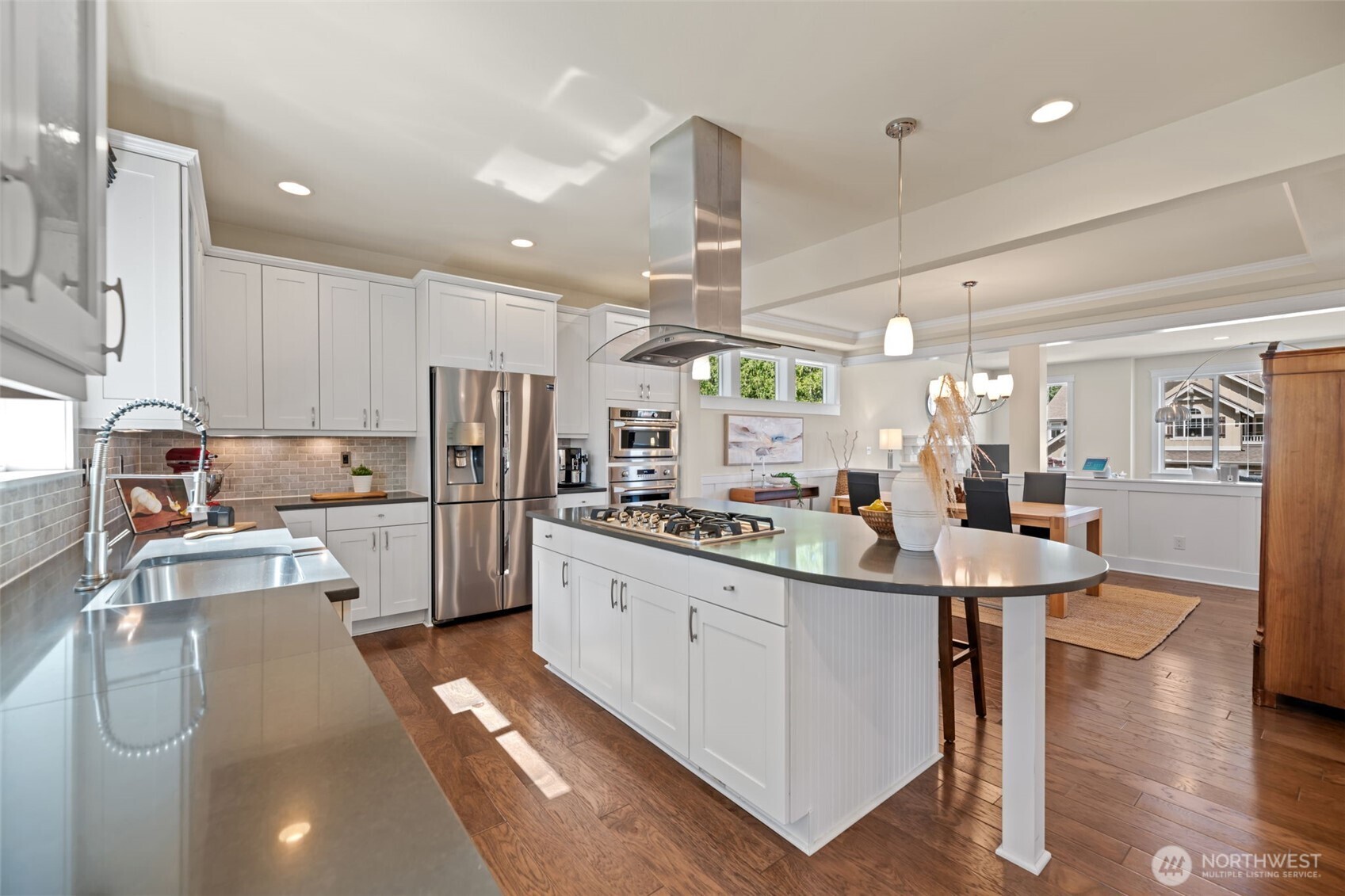 23331 SE 4th Place , Sammamish, WA 98074-7370