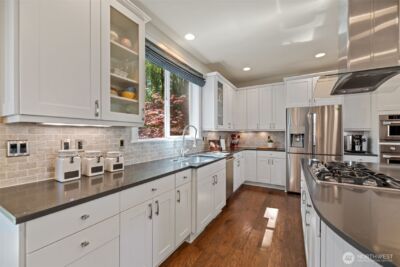 23331 SE 4th Place , Sammamish, WA 98074-7370 - Photo 8