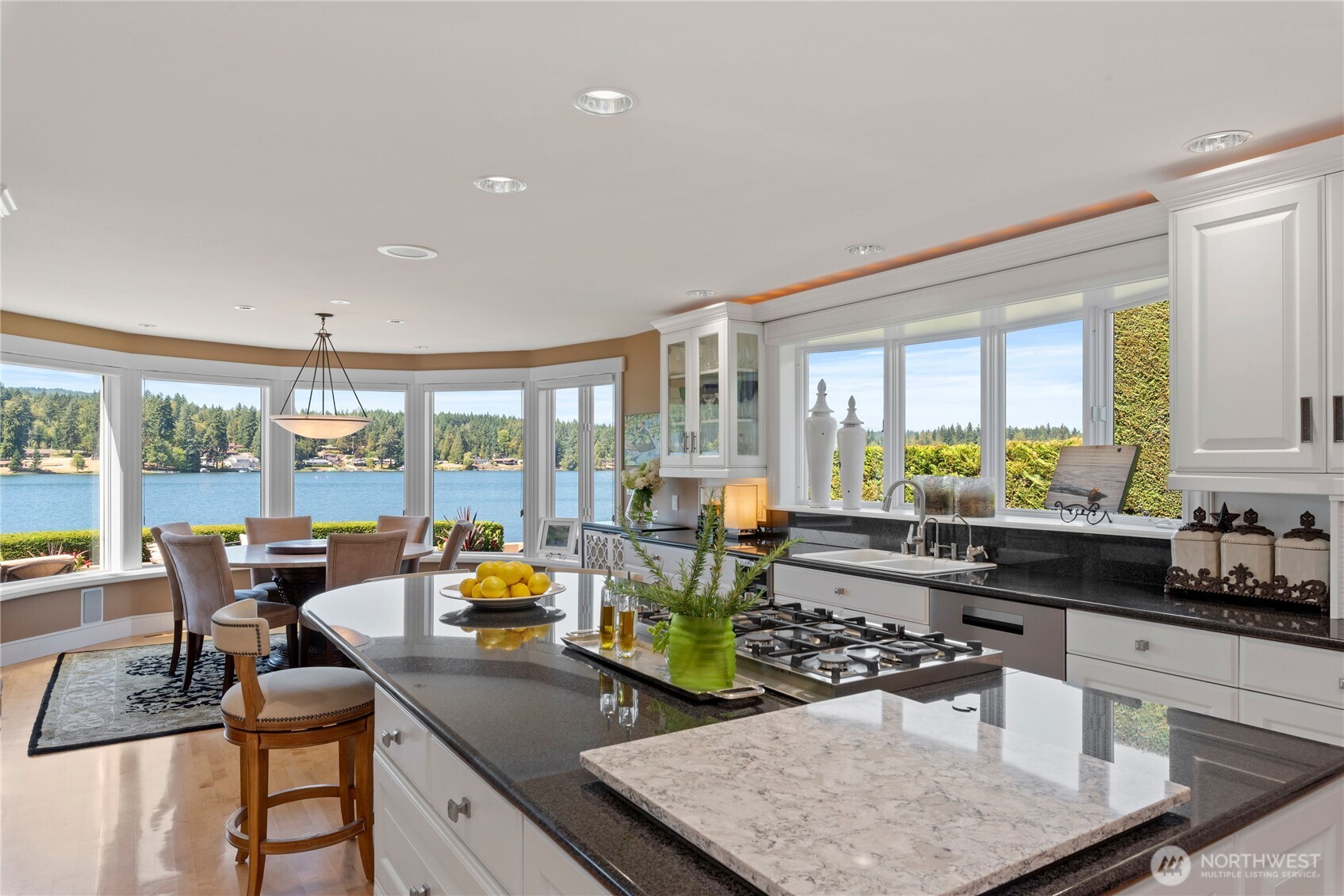 1303 Lakehurst Drive , Bremerton, WA 98312