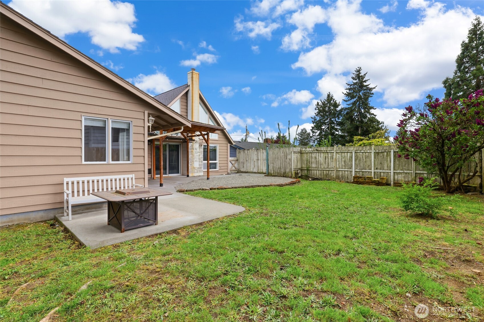 23105 20th Avenue S, Des Moines, WA 98198