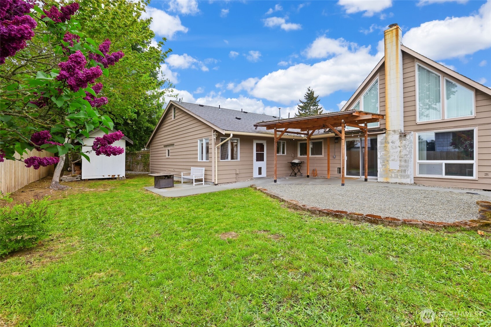 23105 20th Avenue S, Des Moines, WA 98198
