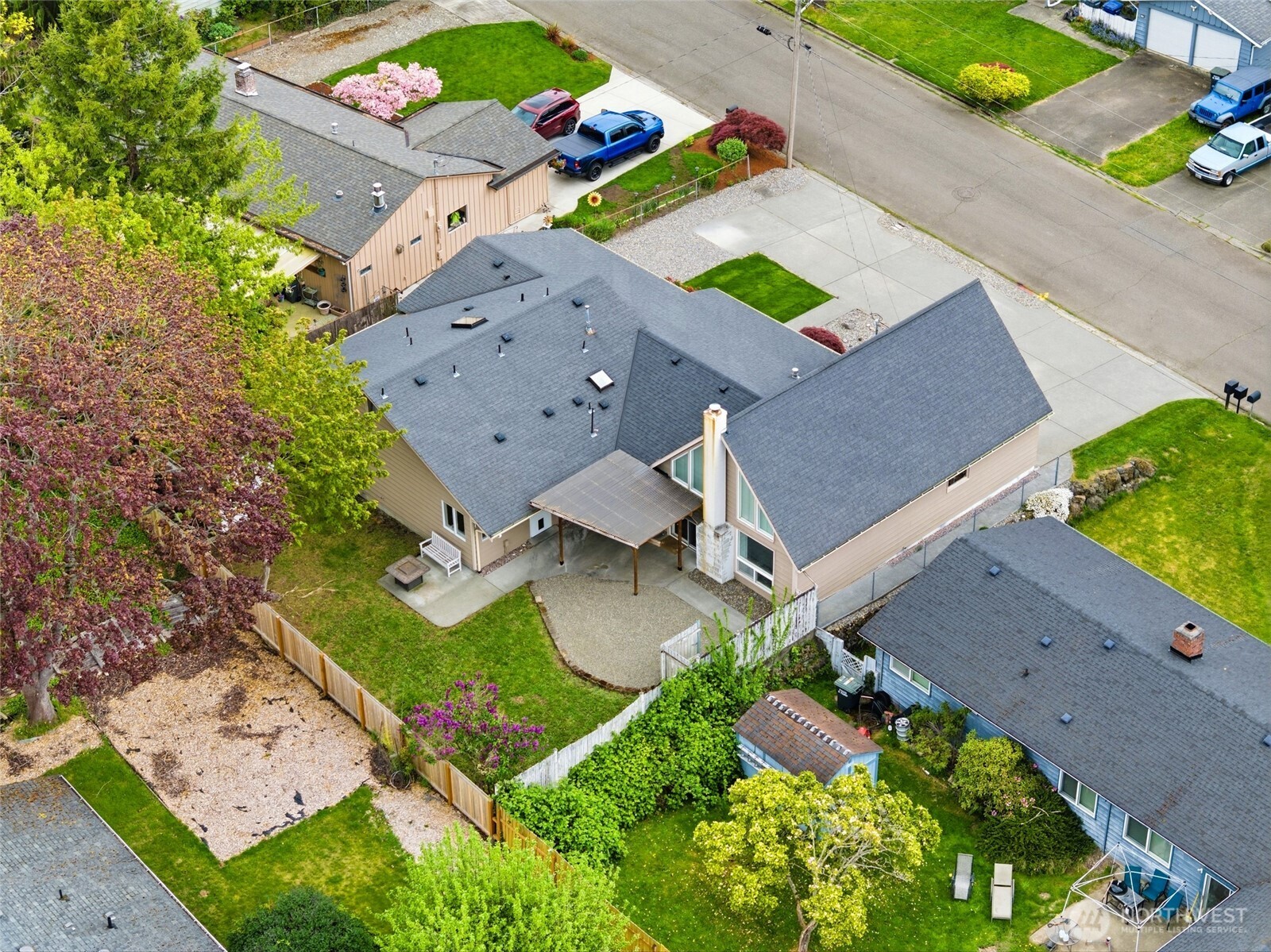 23105 20th Avenue S, Des Moines, WA 98198