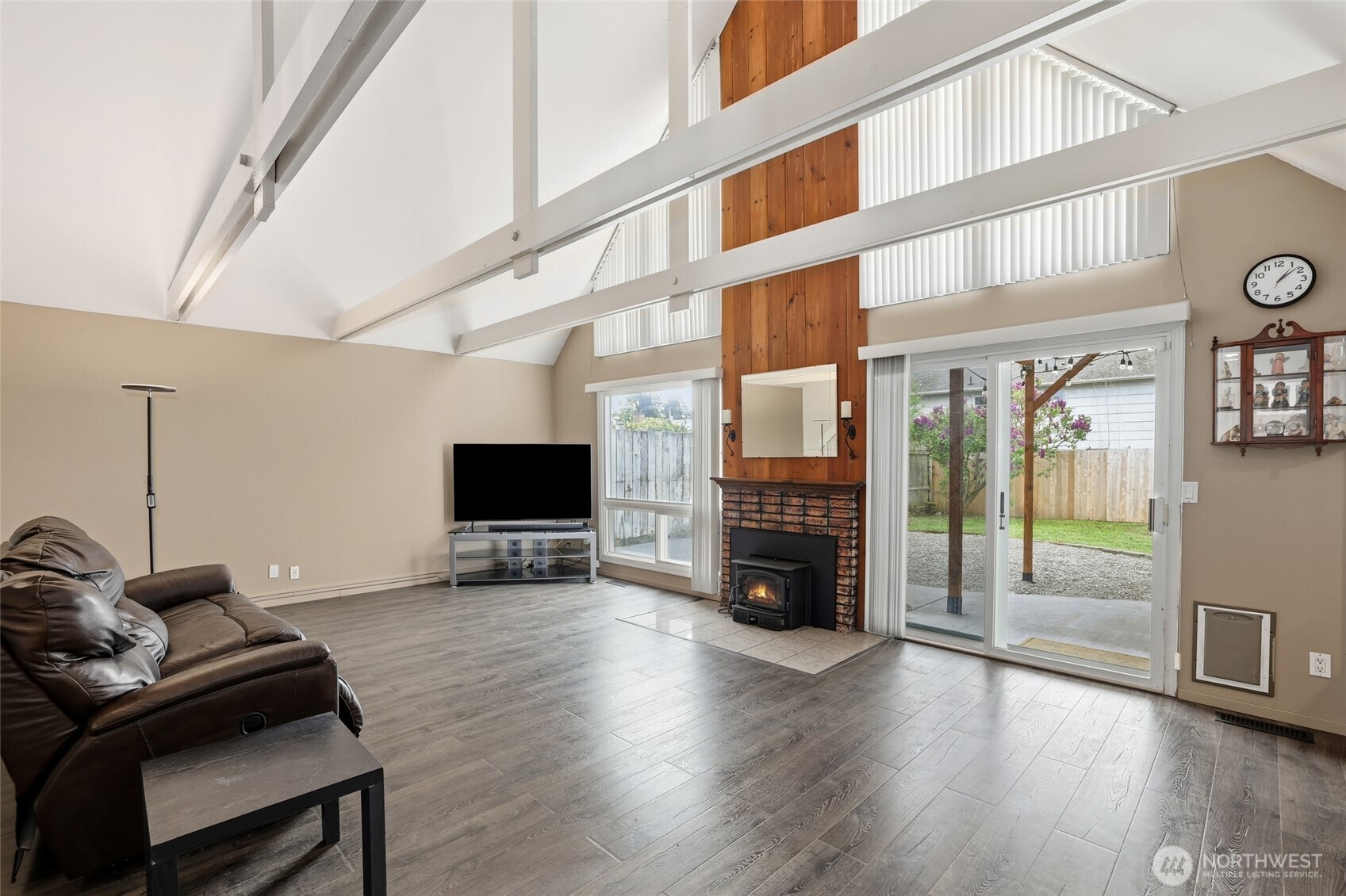 23105 20th Avenue S, Des Moines, WA 98198