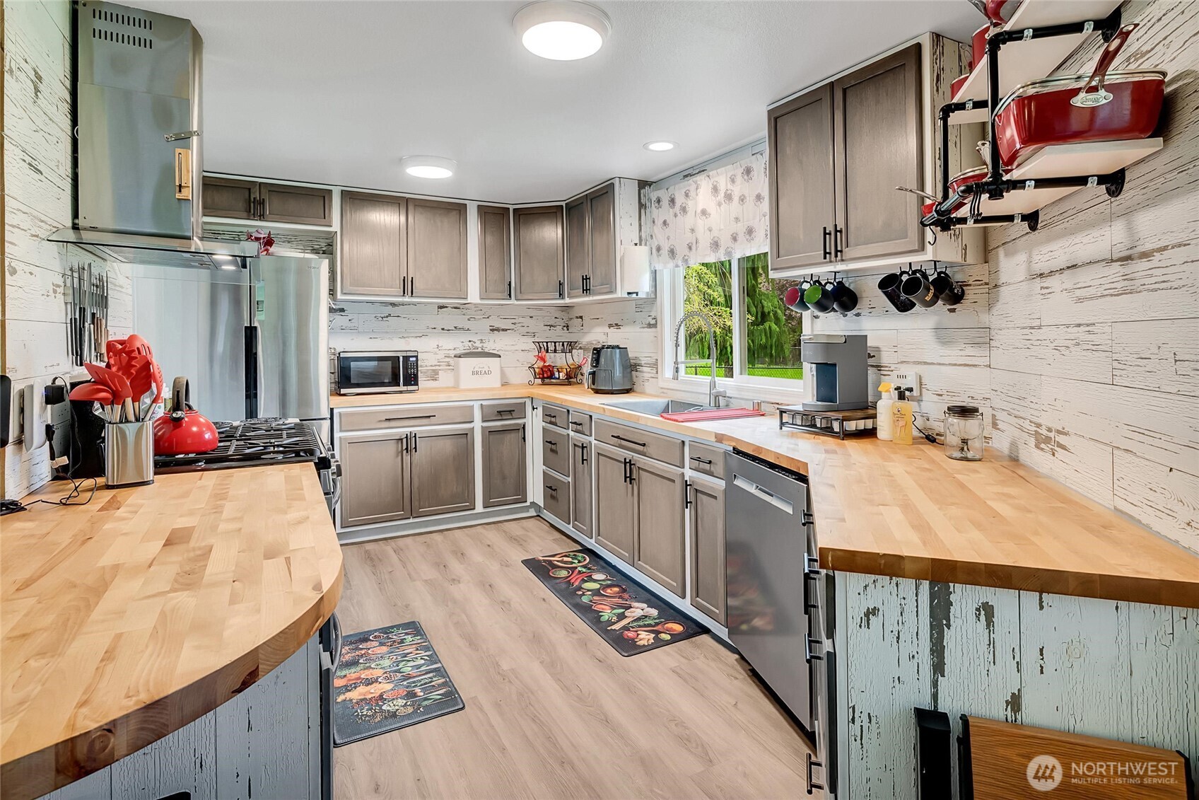 5617 322nd Avenue NE, Carnation, WA 98014