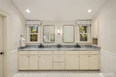 2042 77th Avenue NE, Medina, WA 98039 - Photo 23
