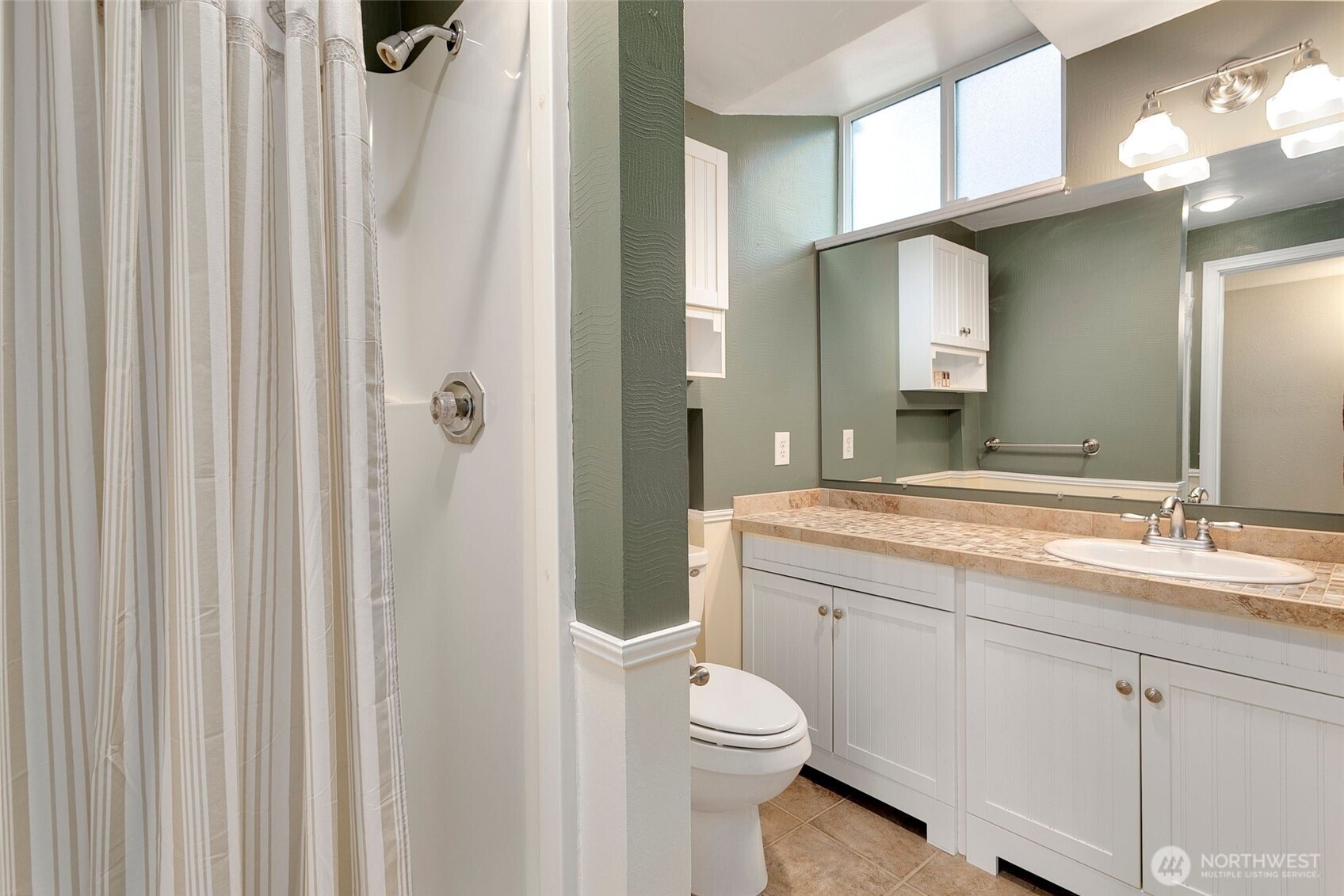 5539 Frances Avenue NE, Tacoma, WA 98422-1422