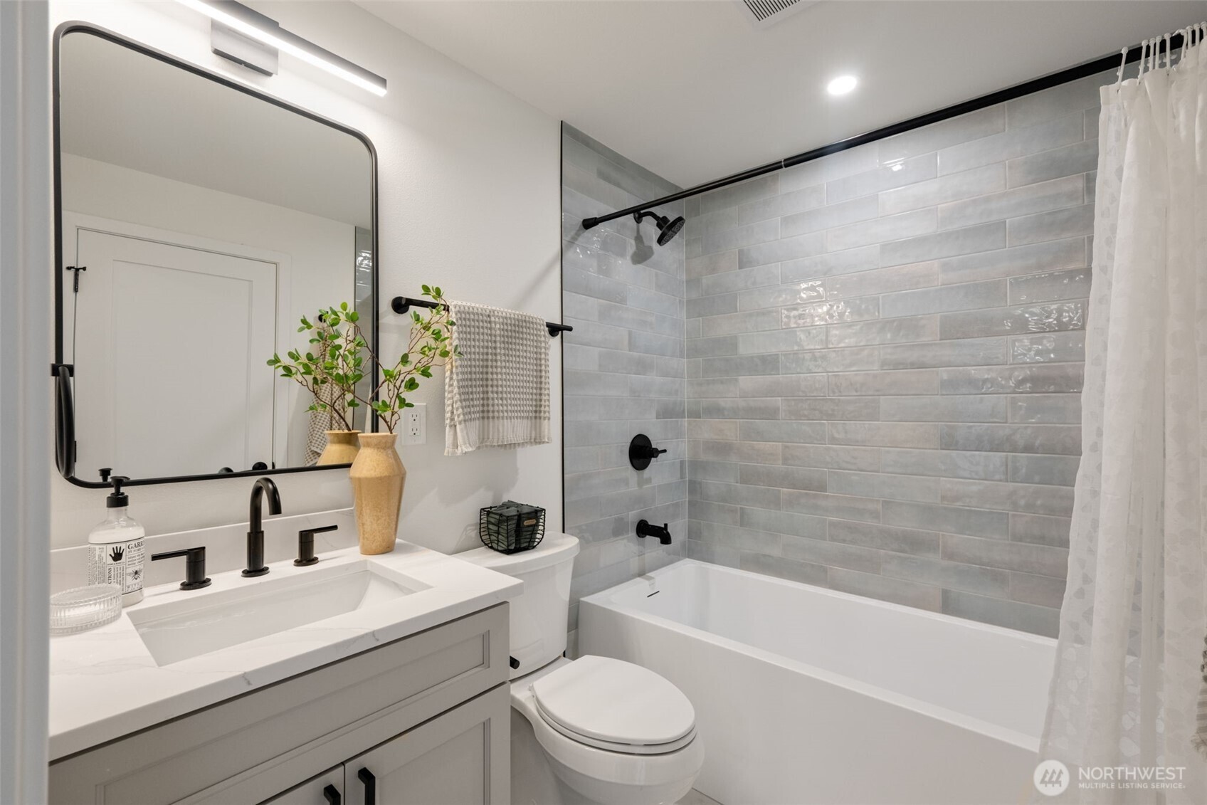 8711 28th Avenue NW, Seattle, WA 98117