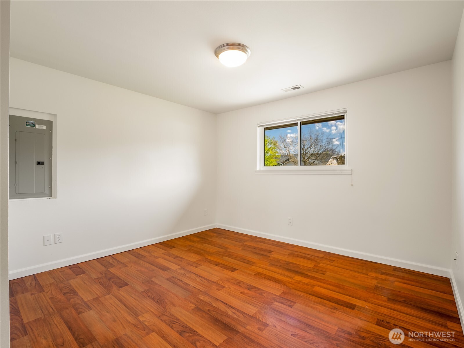 247 S D St , Buckley, WA 98321