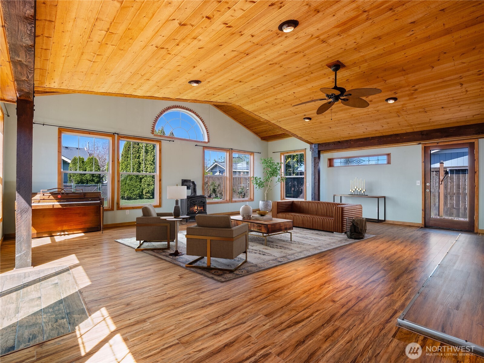 247 S D St , Buckley, WA 98321