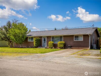 247 S D St , Buckley, WA 98321 - Photo 2