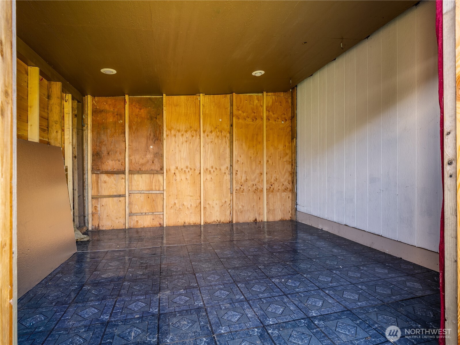 247 S D St , Buckley, WA 98321
