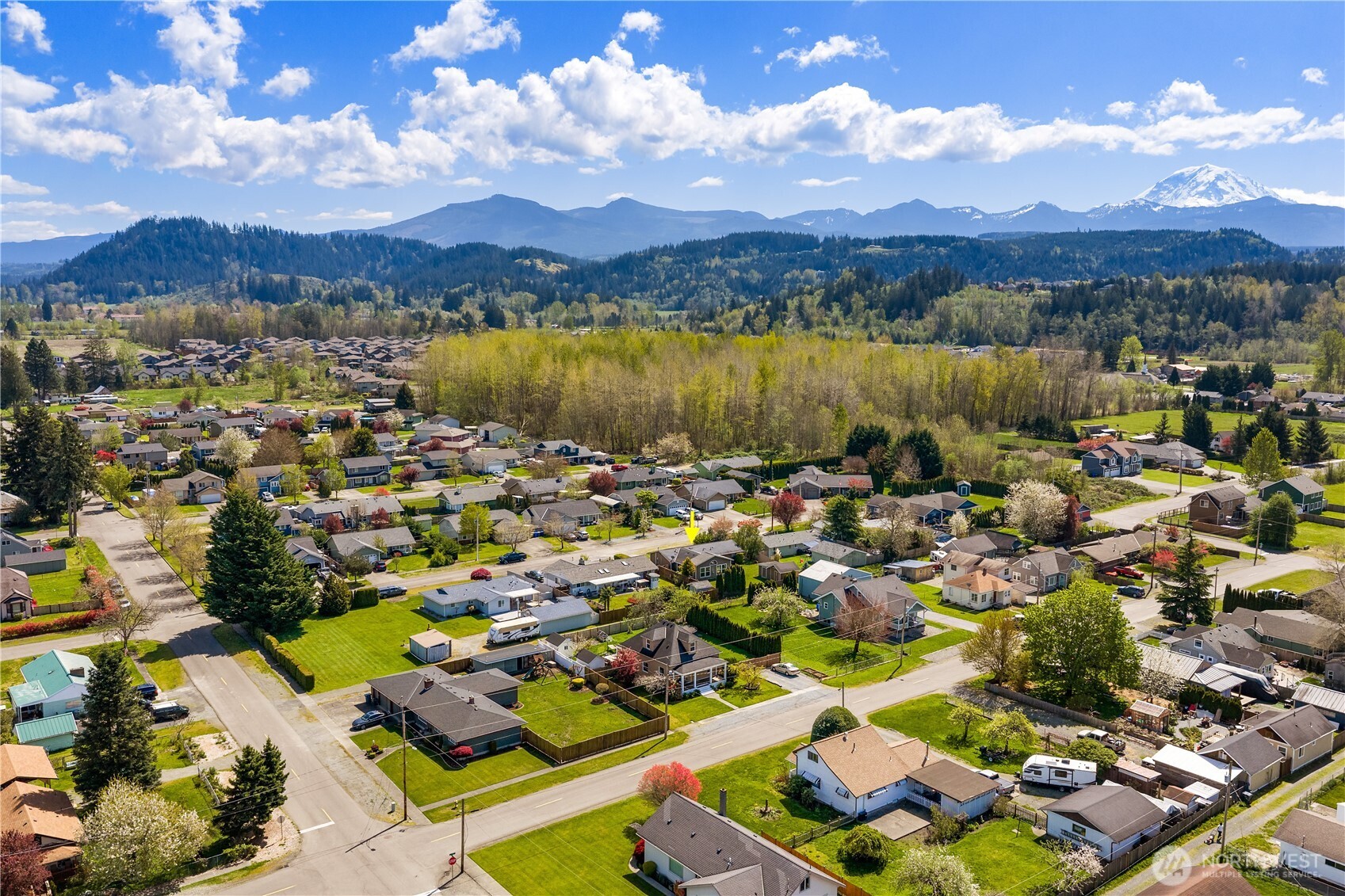 247 S D St , Buckley, WA 98321