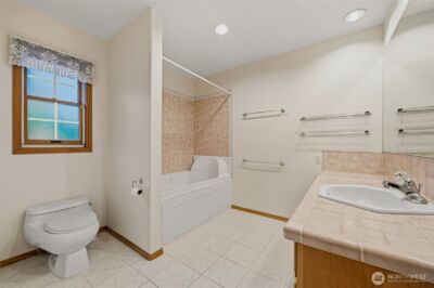 7810 175th Street SW, Edmonds, WA 98026 - Photo 18