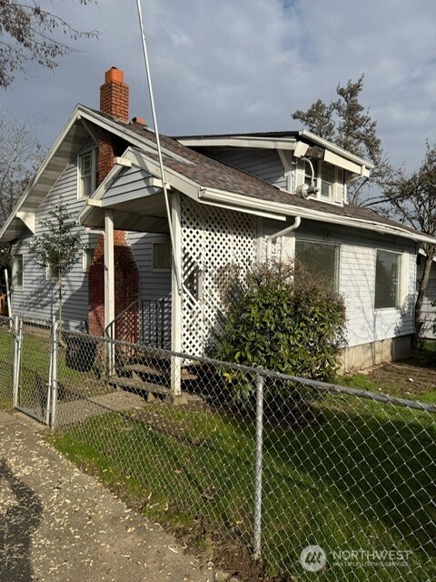 871 S 45th Street , Tacoma, WA 98418