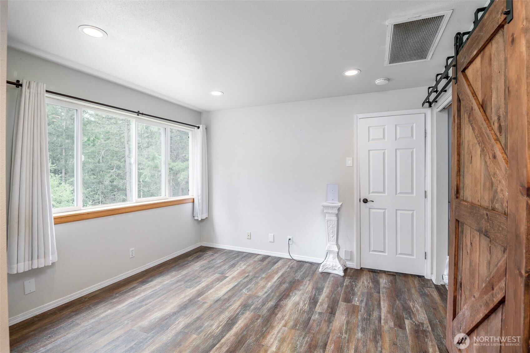 9203 Kootenai Drive , Anderson Island, WA 98303