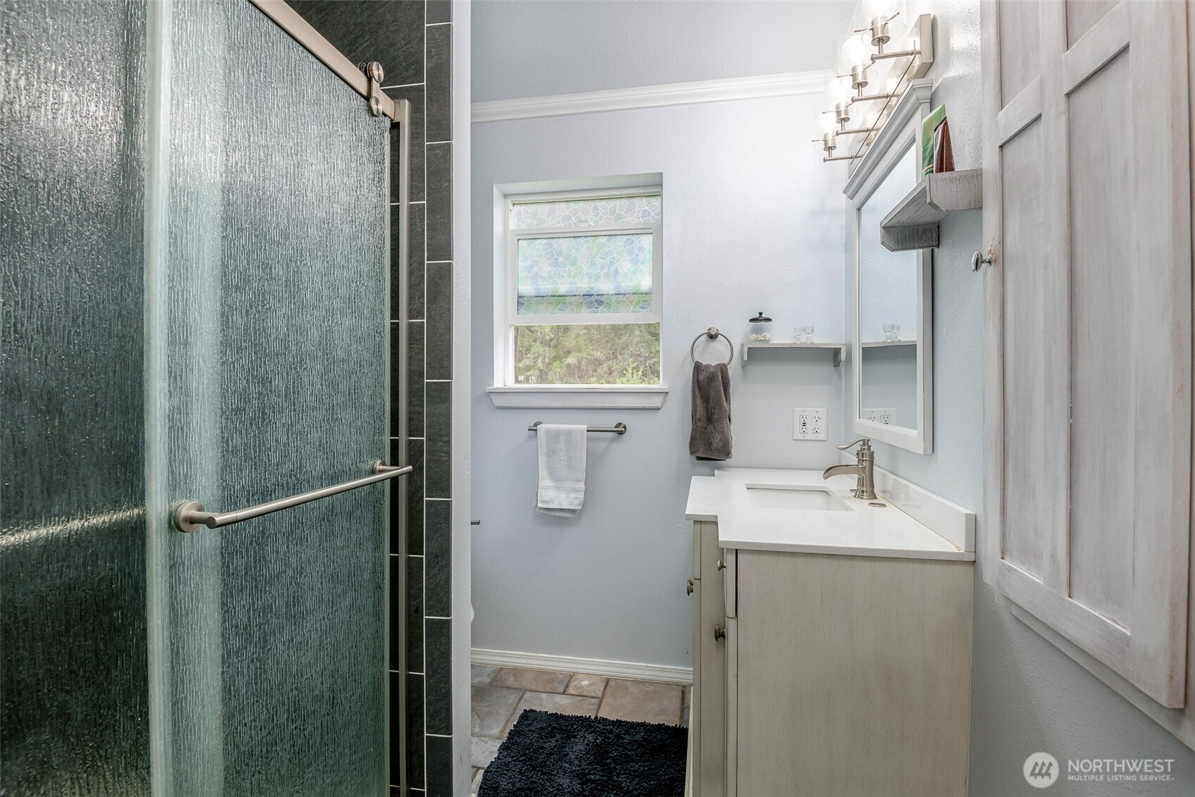 9203 Kootenai Drive , Anderson Island, WA 98303