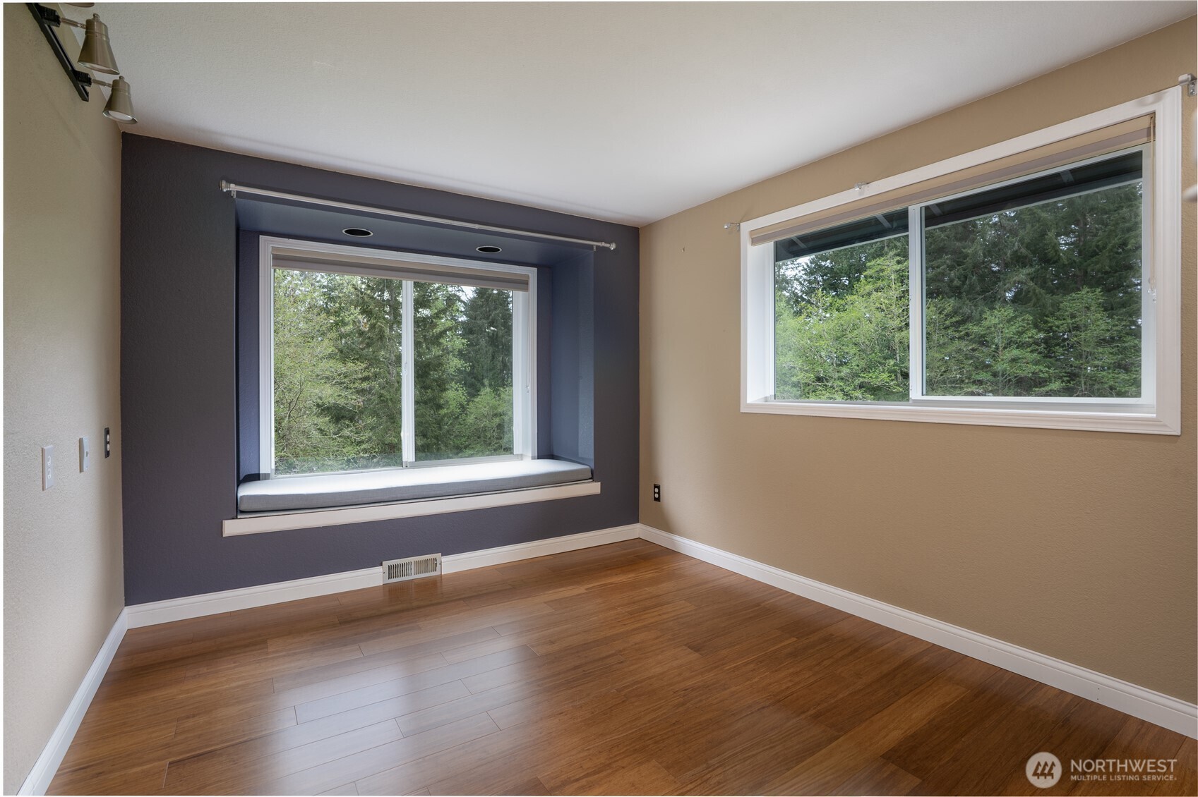 5026 Foxhall Drive NE, Olympia, WA 98516