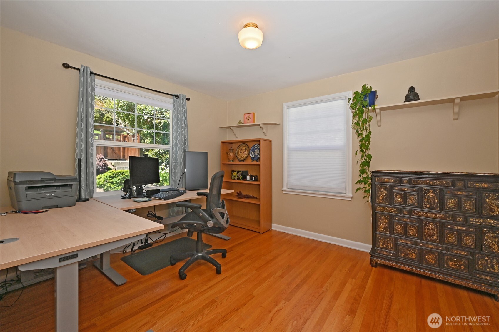 2822 23rd Avenue W, Seattle, WA 98199