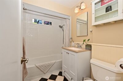 2822 23rd Avenue W, Seattle, WA 98199 - Photo 14