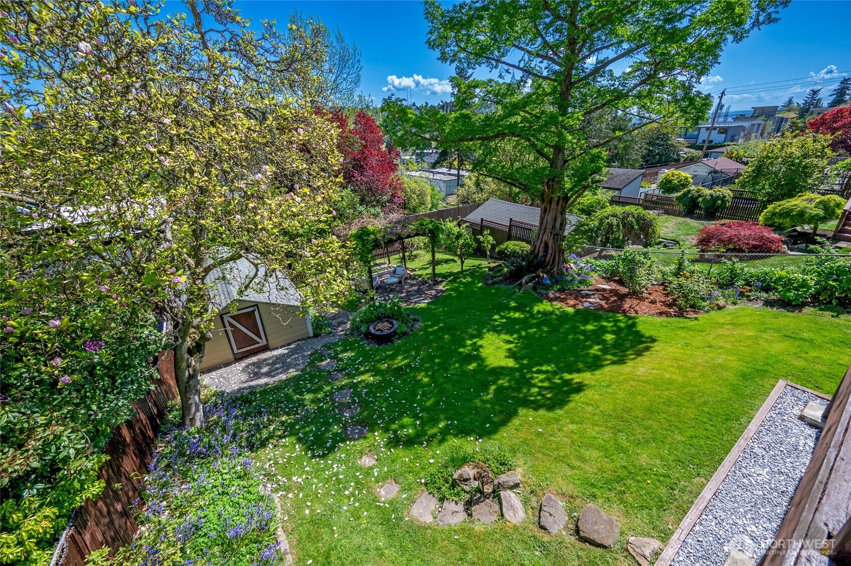 2822 23rd Avenue W, Seattle, WA 98199
