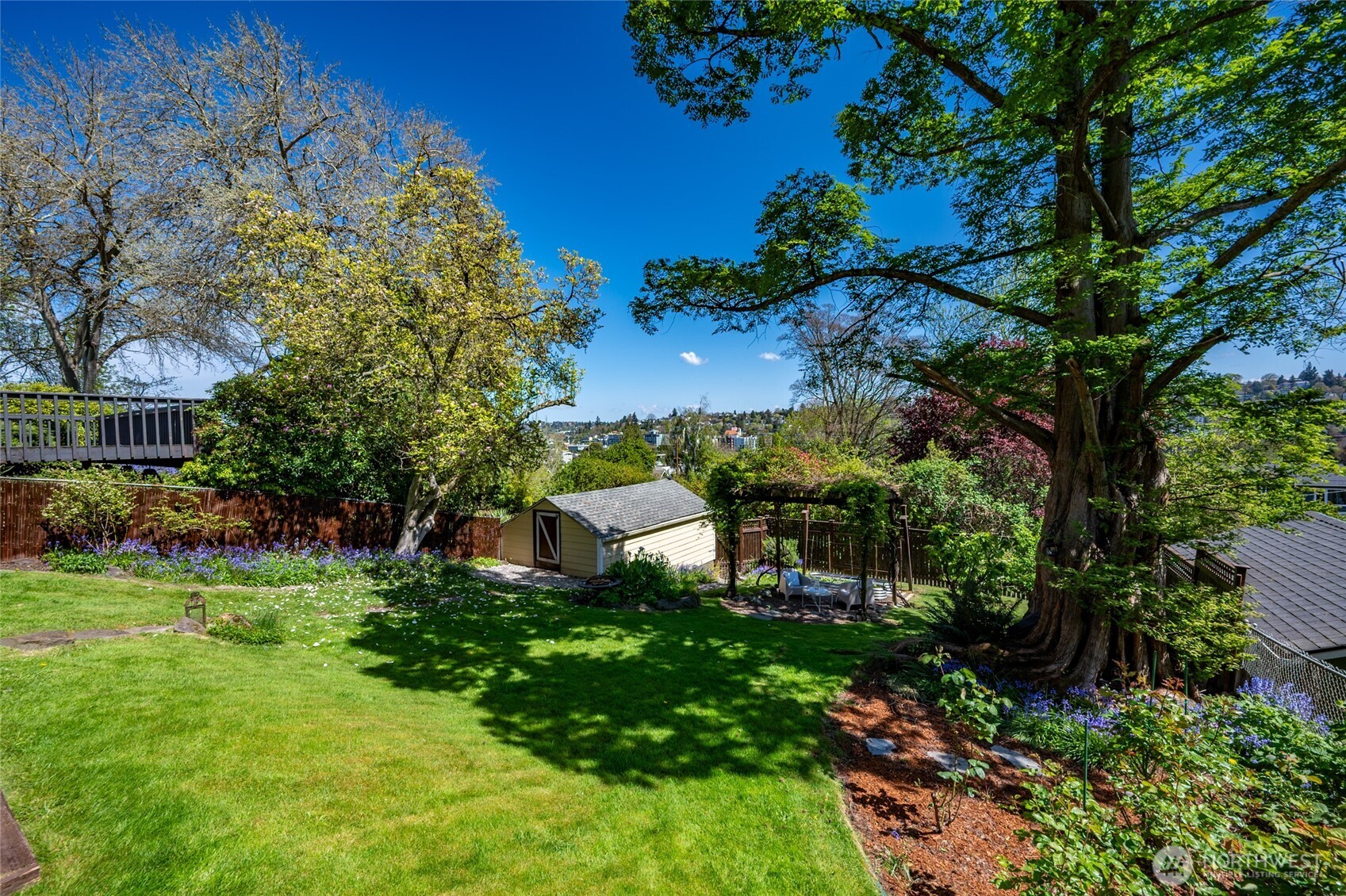 2822 23rd Avenue W, Seattle, WA 98199