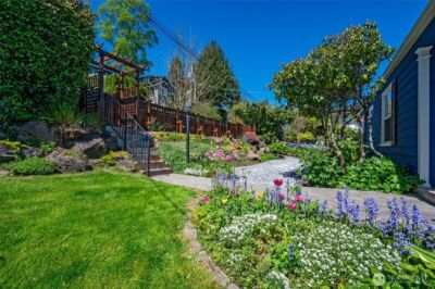 2822 23rd Avenue W, Seattle, WA 98199 - Photo 3