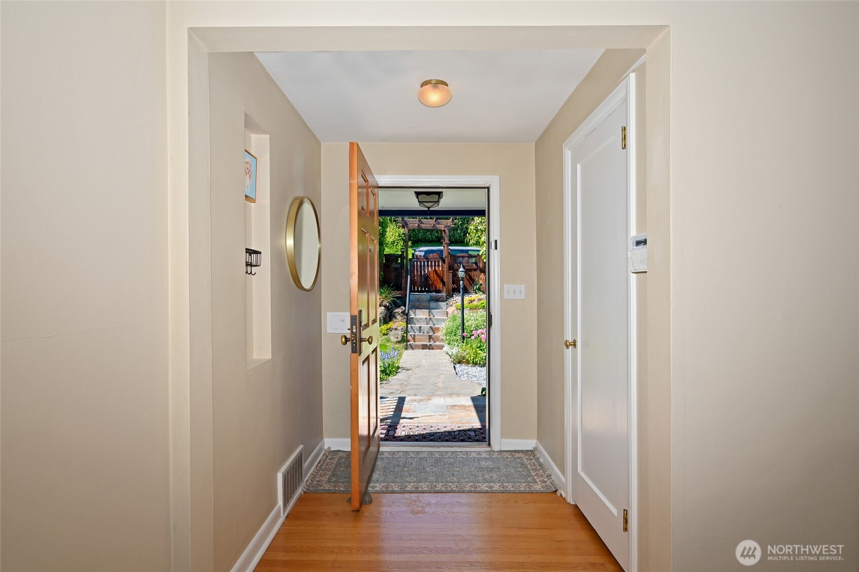 2822 23rd Avenue W, Seattle, WA 98199