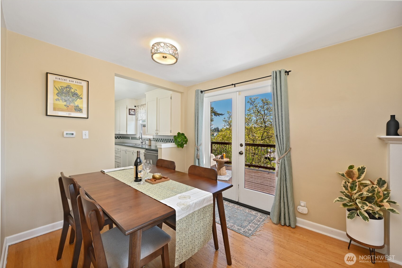 2822 23rd Avenue W, Seattle, WA 98199