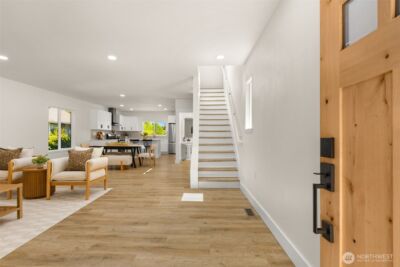 917 N Lawrence Street , Tacoma, WA 98406 - Photo 2