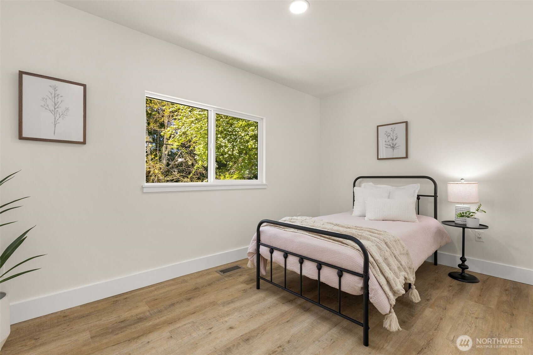 917 N Lawrence Street , Tacoma, WA 98406