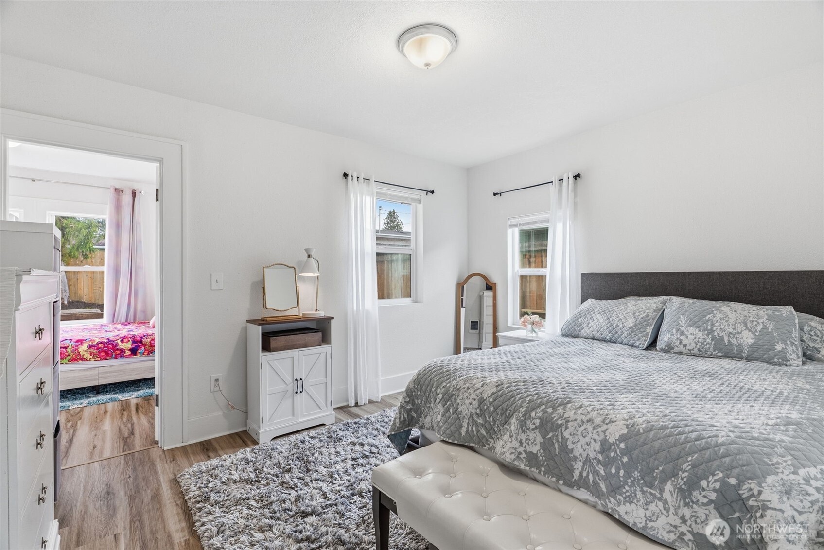 1002 N 6th Avenue , Kelso, WA 98626