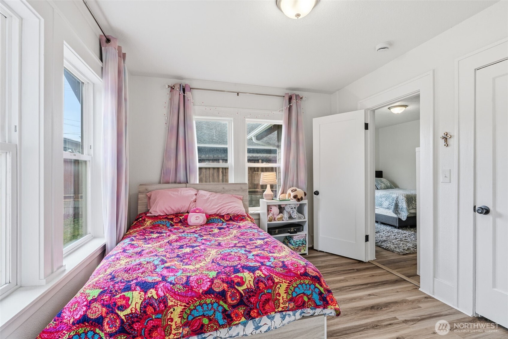 1002 N 6th Avenue , Kelso, WA 98626