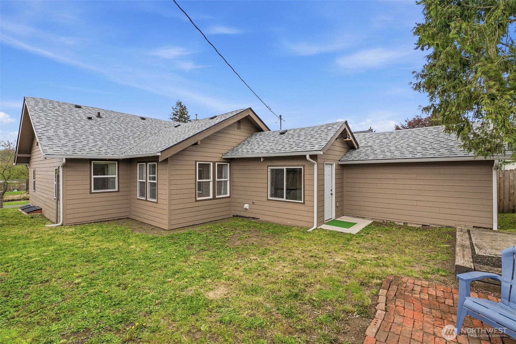 1002 N 6th Avenue , Kelso, WA 98626