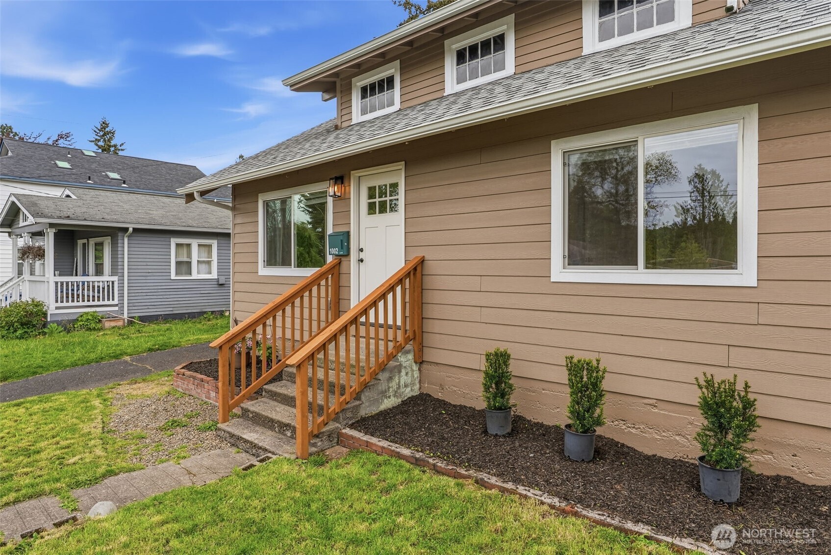 1002 N 6th Avenue , Kelso, WA 98626