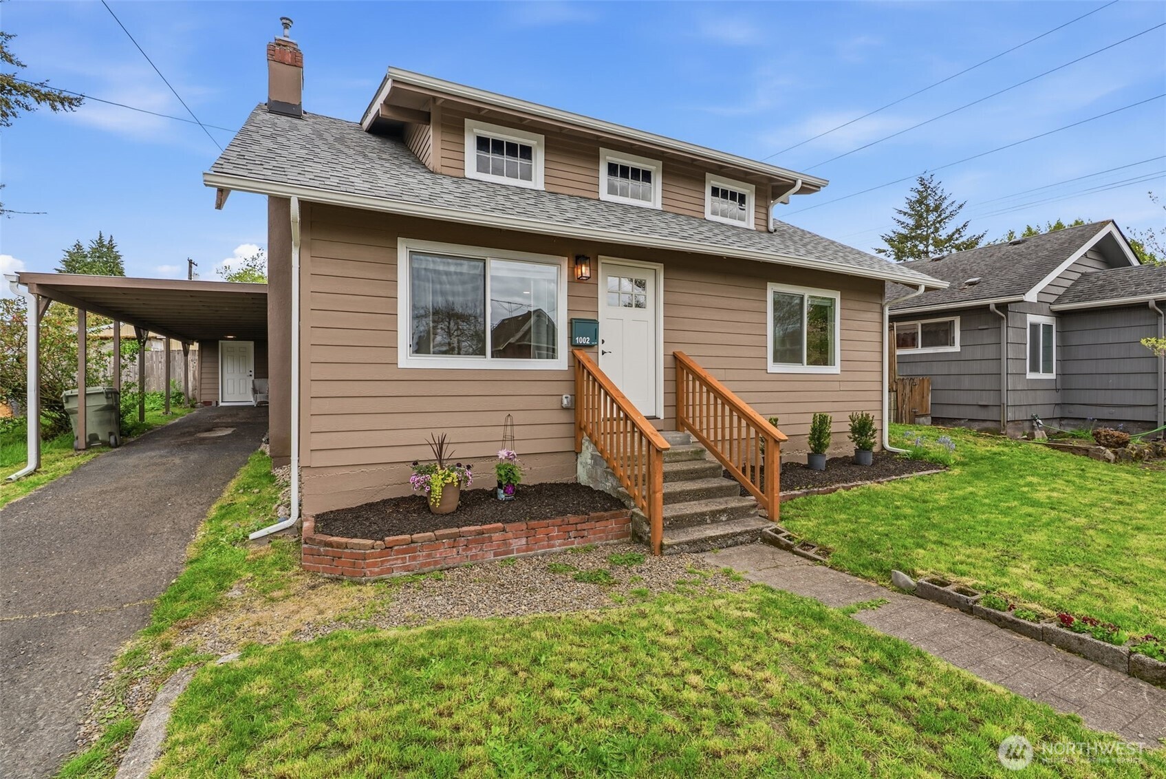1002 N 6th Avenue , Kelso, WA 98626