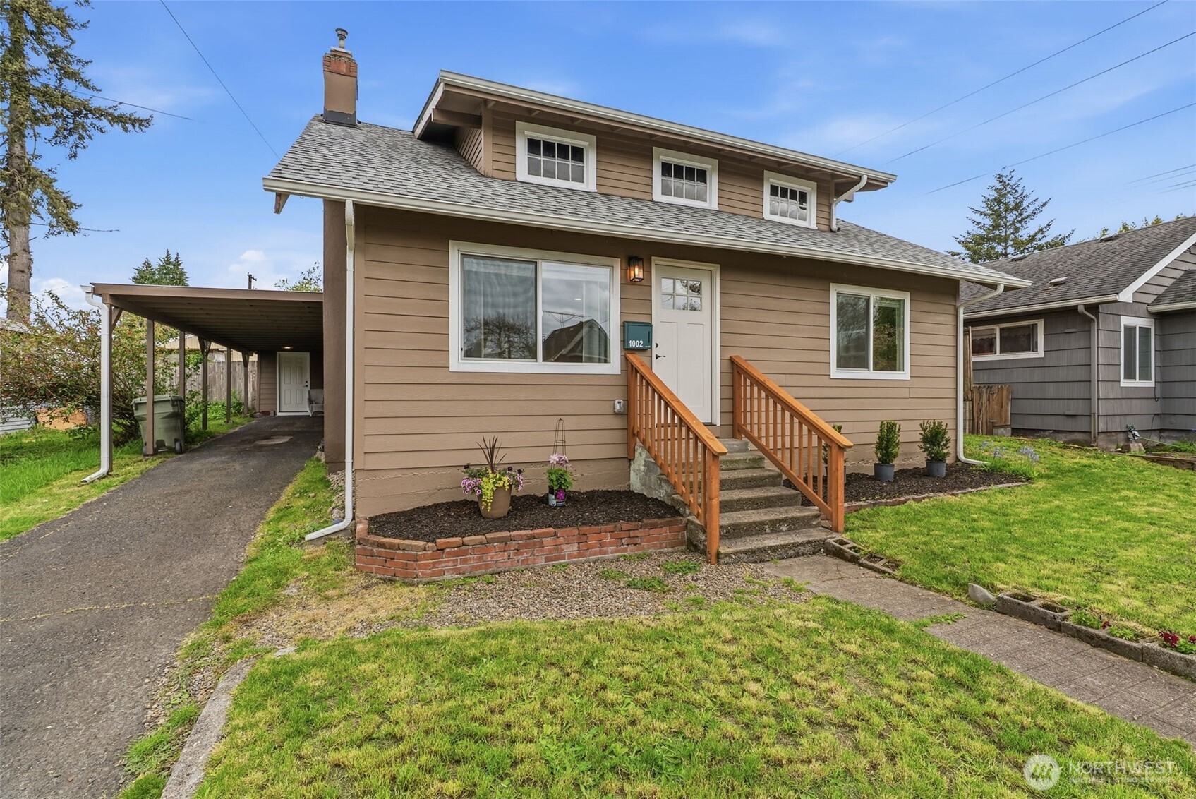 1002 N 6th Avenue , Kelso, WA 98626