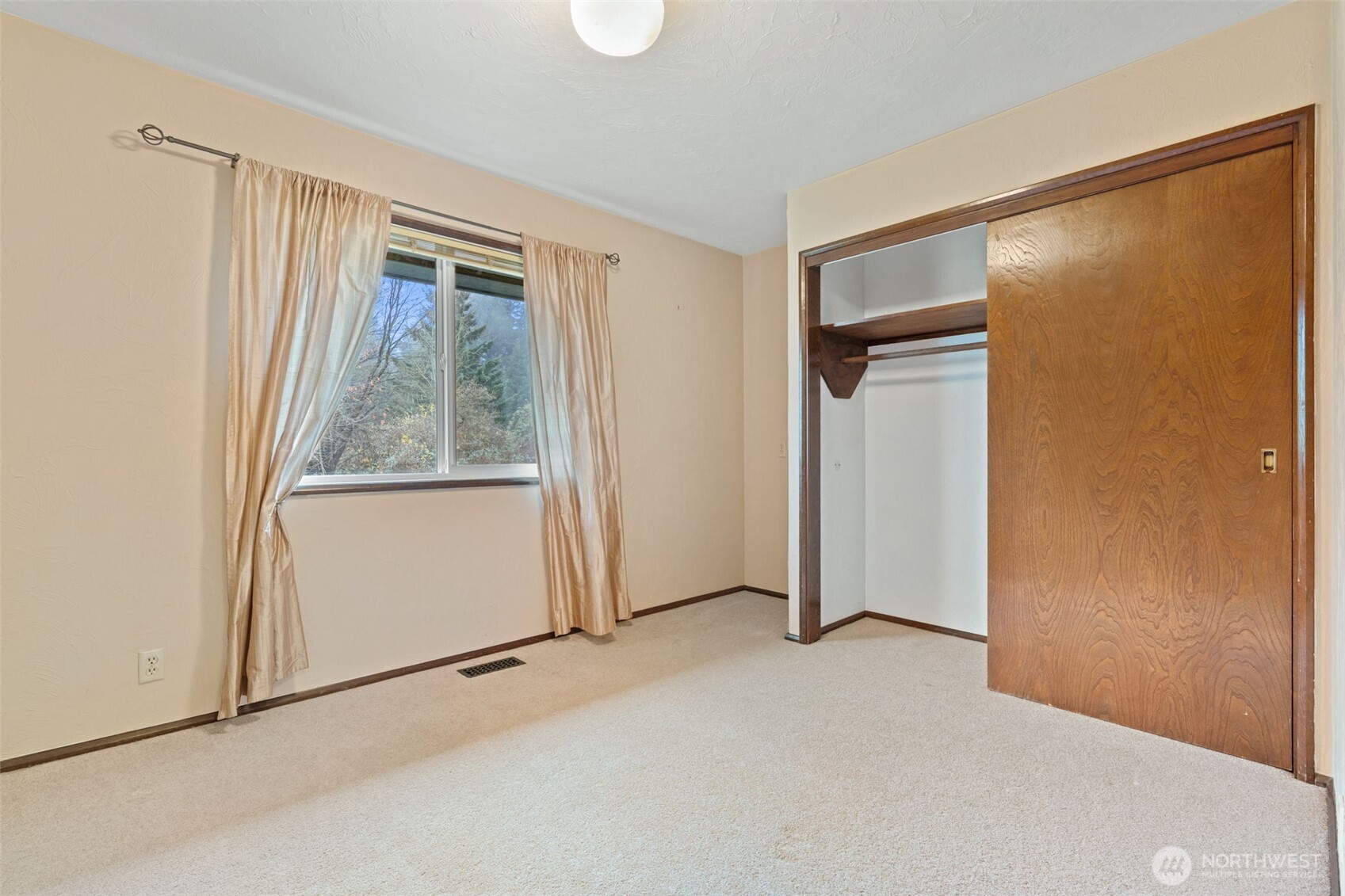 409 Shanklin Road , Onalaska, WA 98570