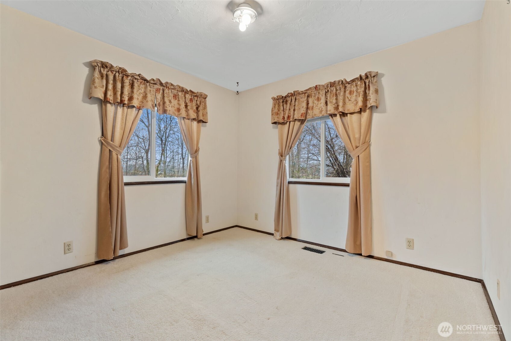 409 Shanklin Road , Onalaska, WA 98570