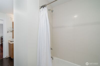 711 E Denny Way #306, Seattle, WA 98122 - Photo 18