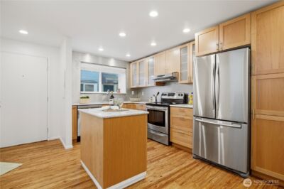 131 146th Avenue SE, Bellevue, WA 98007 - Photo 4