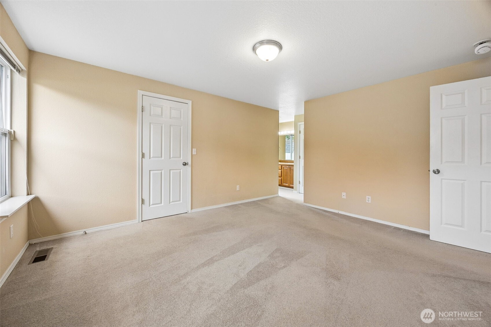 8707 Sebastian Drive NE, Lacey, WA 98516